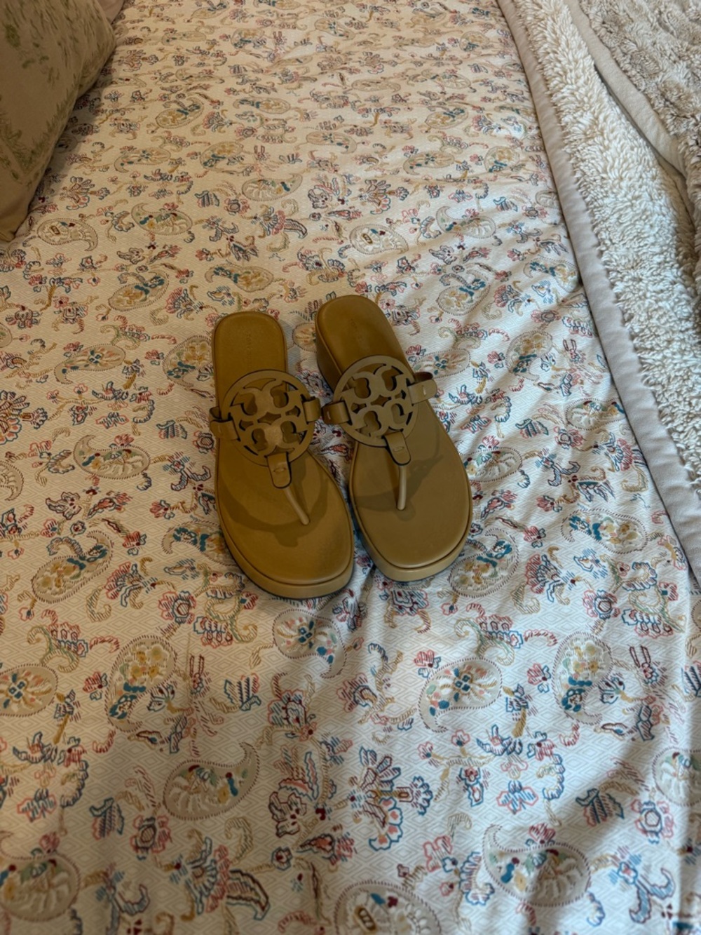 Tory Burch Mustard Tan Platform Thong Sandals - Picture 2 of 3